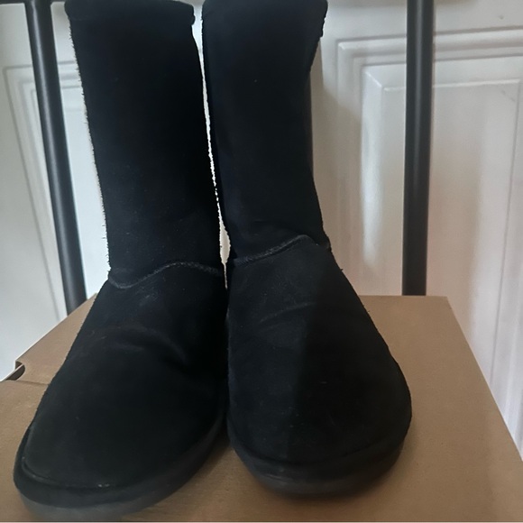 BearPaw Black Emma Short Suede Boots 608 W - Picture 4 of 10
